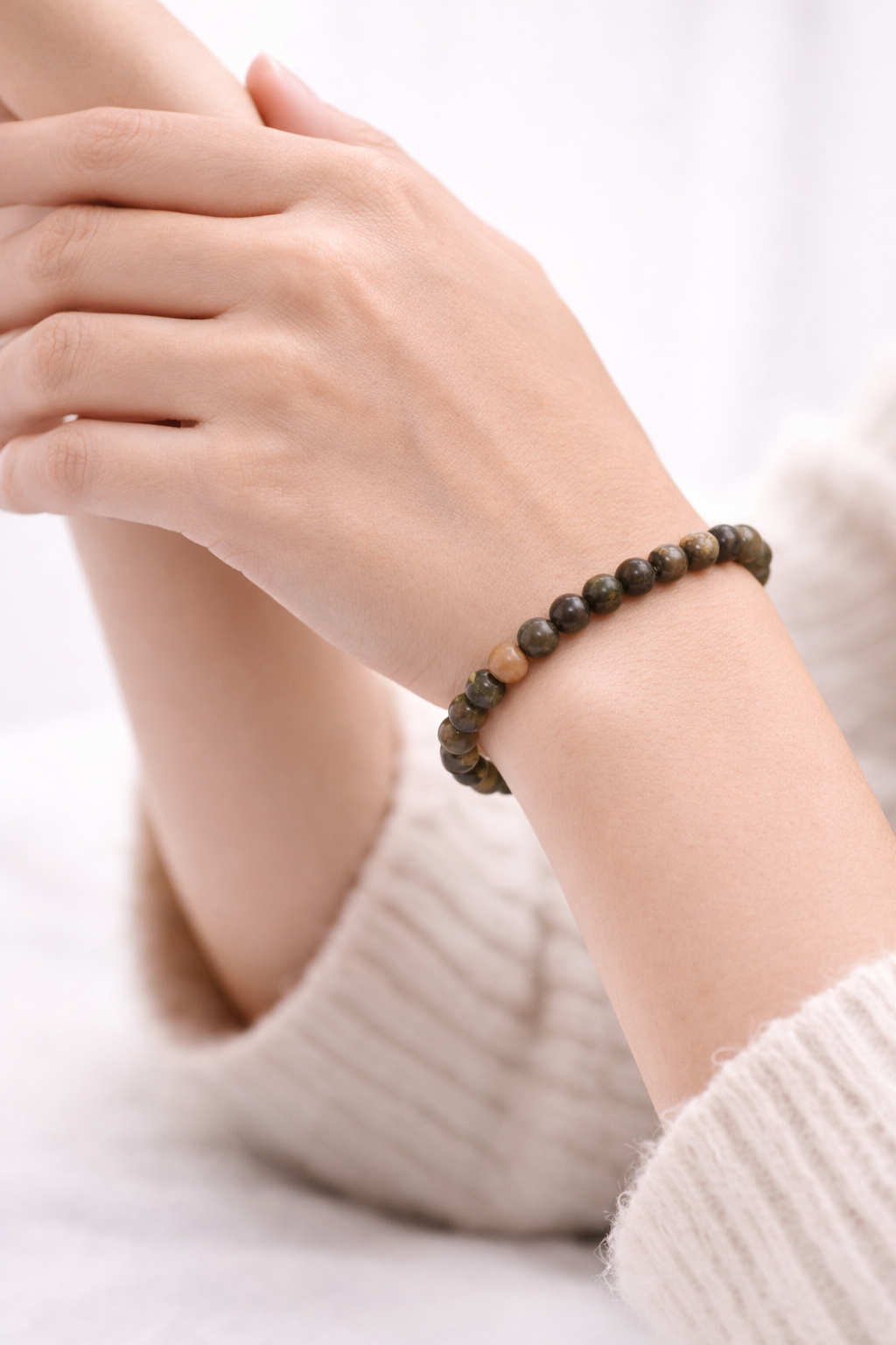 Grijze Opaal Armband 6 mm – Natuursteen – Diameter 17 cm – Opaal Kralen – Unisex
