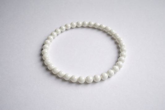 Witte Schelp Armband 6 mm – Natuurlijke Kralen – Diameter 18 cm – Tijdloos & Zomers
